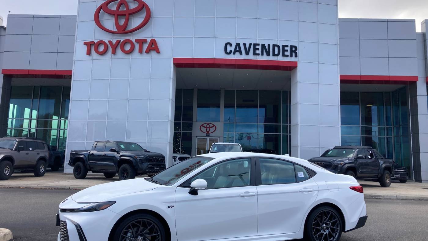 2025 Toyota Camry SE — Sedan — 207 mi — San Antonio, TX