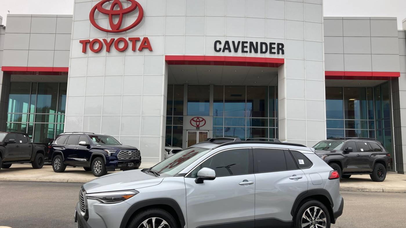 2024 Toyota Corolla Cross XLE — SUV — 15,415 mi — San Antonio, TX