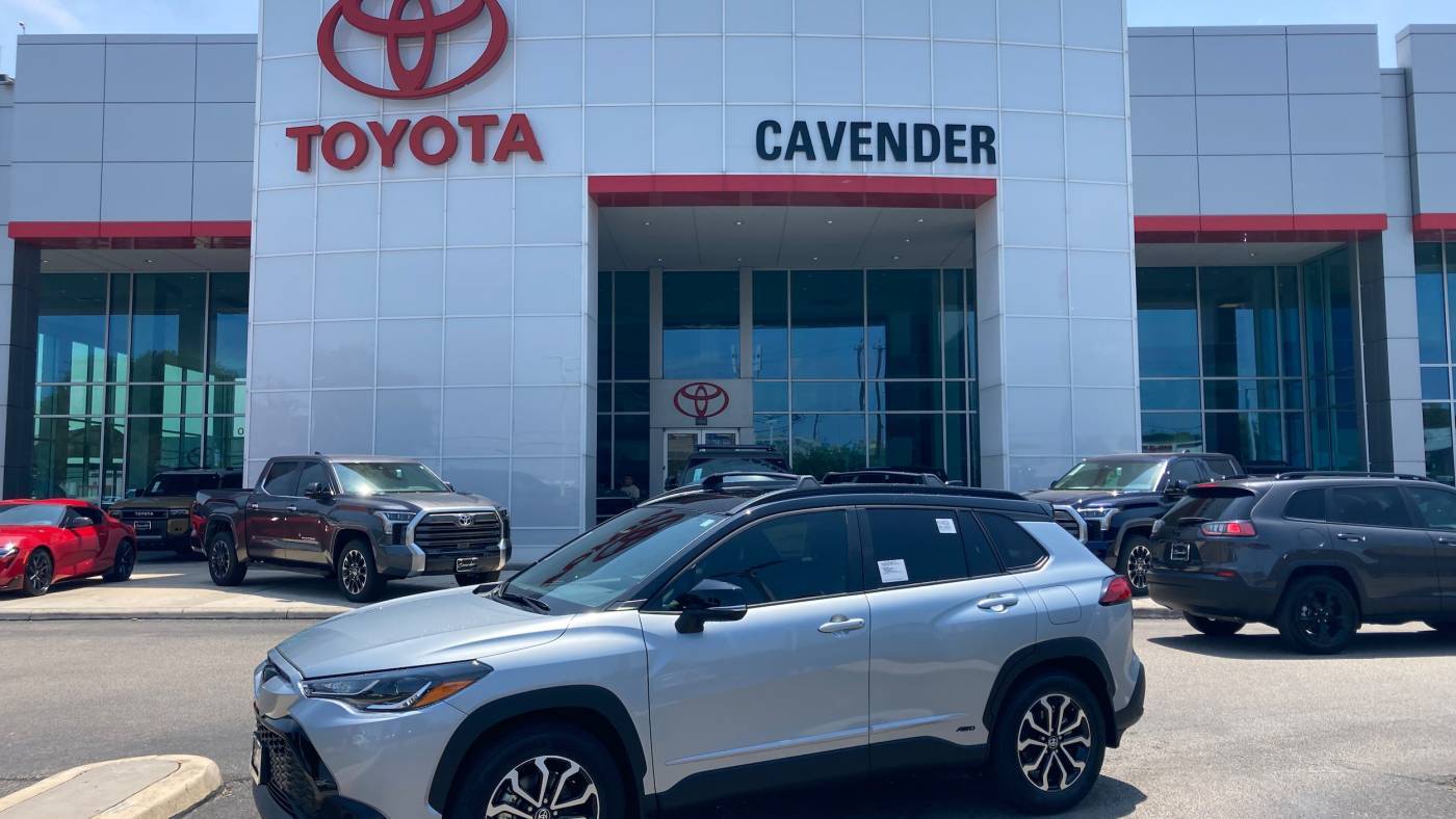 2024 Toyota Corolla Cross Hybrid SE — SUV — 17,274 mi — San Antonio, TX