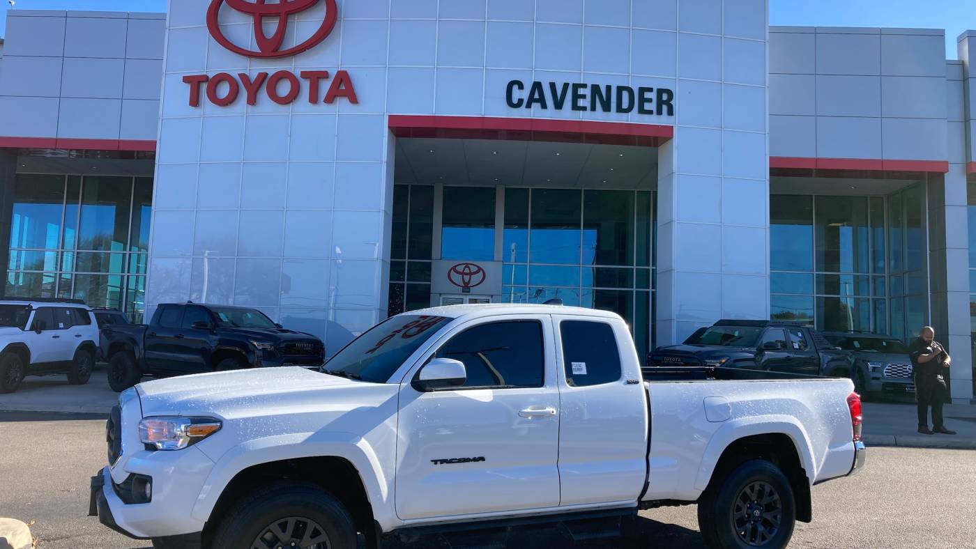 2023 Toyota Tacoma SR5 — Pickup Truck — 31,703 mi — San Antonio, TX