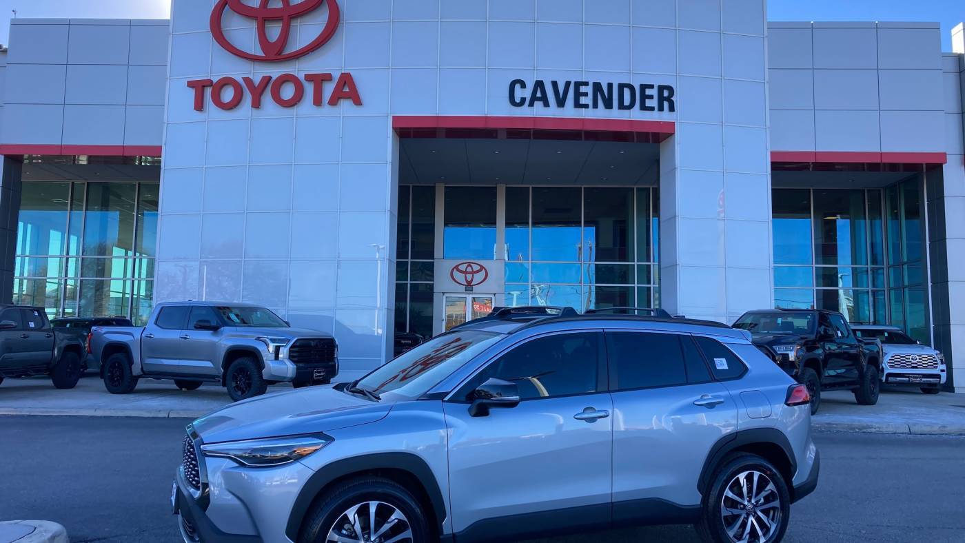 2025 Toyota Corolla Cross XLE — SUV — 207 mi — San Antonio, TX