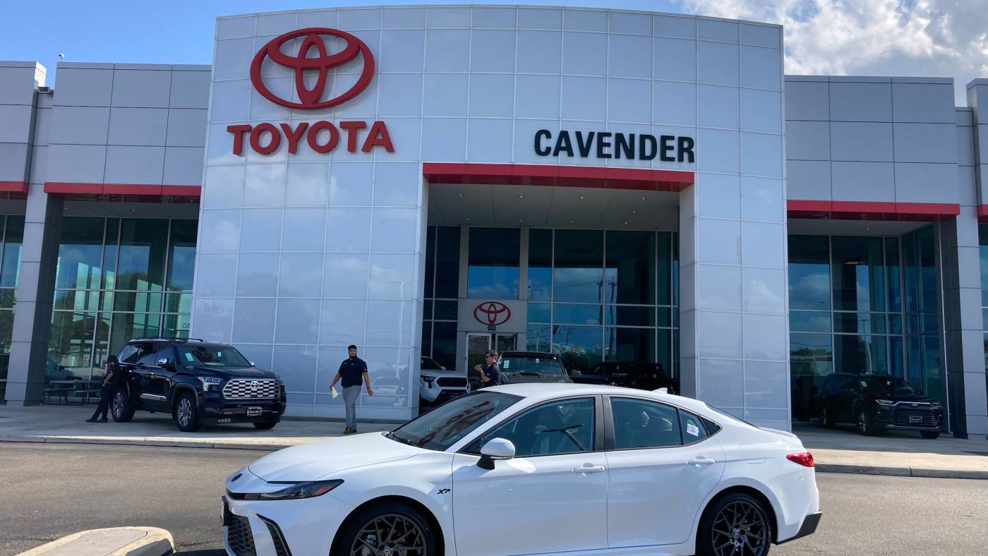 2025 Toyota Camry SE — Sedan — 207 mi — San Antonio, TX
