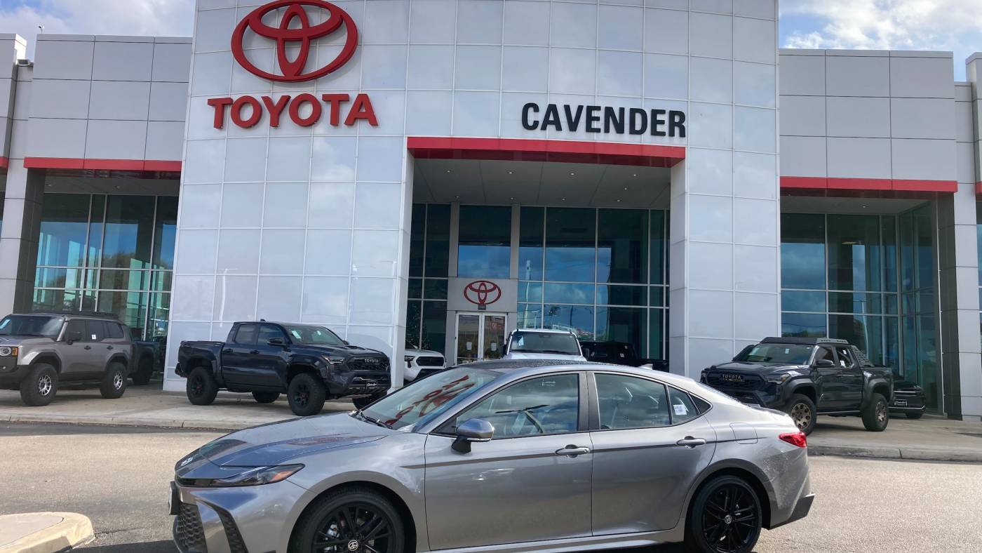 2025 Toyota Camry SE — Sedan — 207 mi — San Antonio, TX