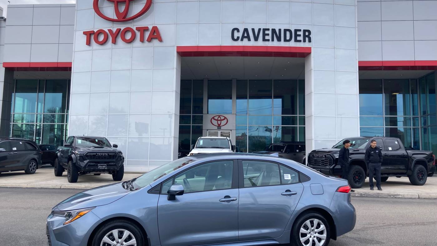 2025 Toyota Corolla LE — Sedan — 207 mi — San Antonio, TX