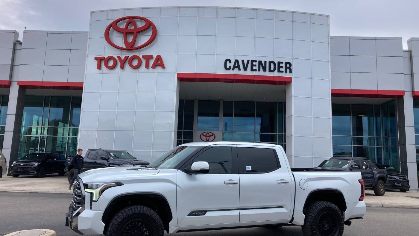 2024 Toyota Tundra Hybrid Platinum — Pickup Truck — 23,145 mi — San Antonio, TX