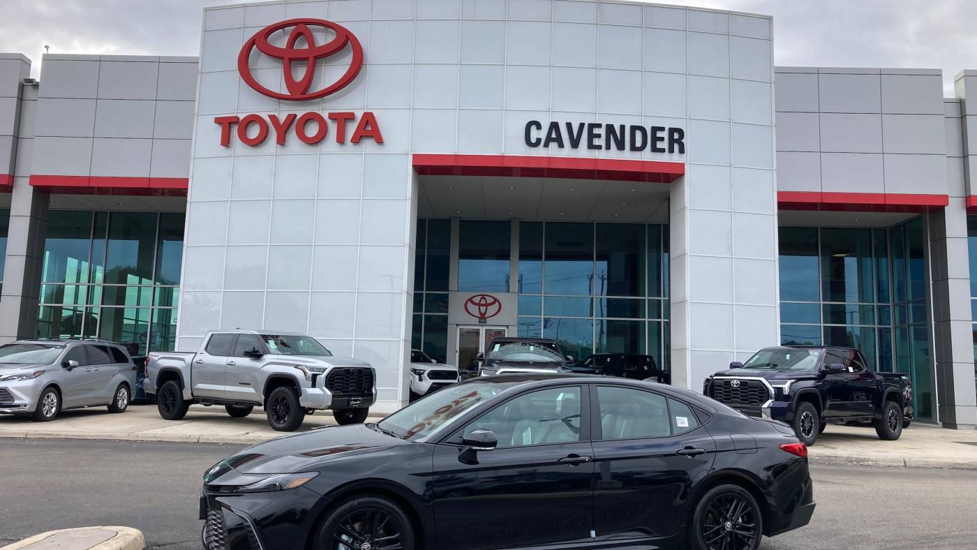 2025 Toyota Camry SE — Sedan — 207 mi — San Antonio, TX