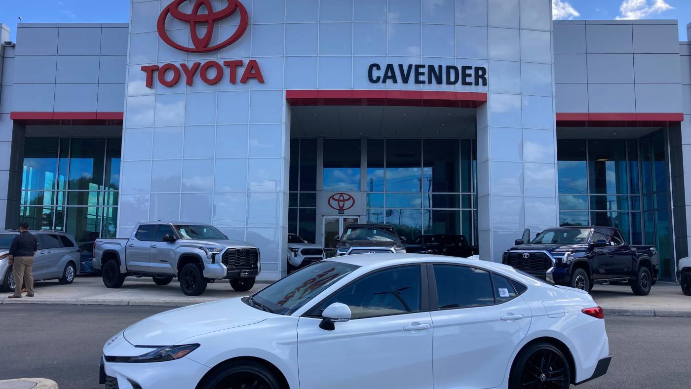 2025 Toyota Camry SE — Sedan — 207 mi — San Antonio, TX