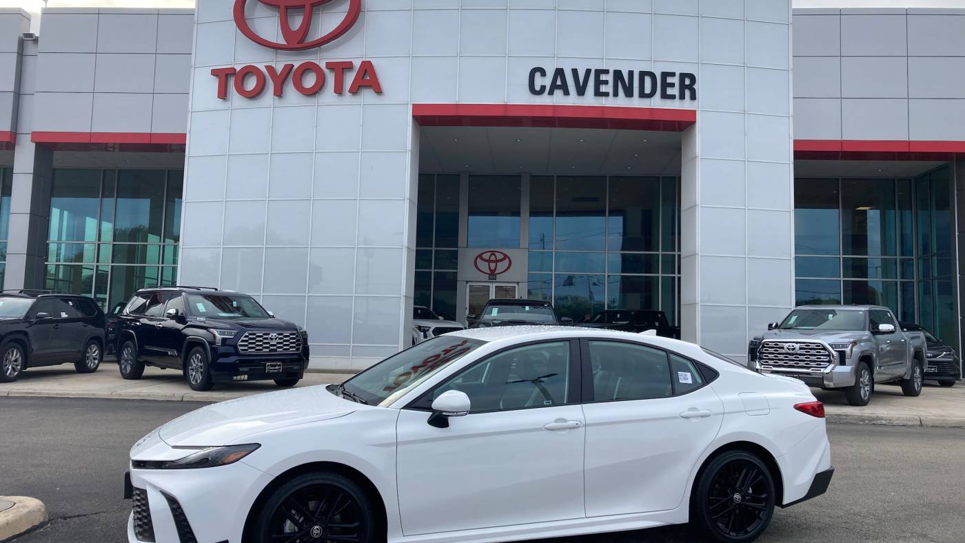 2025 Toyota Camry SE — Sedan — 207 mi — San Antonio, TX