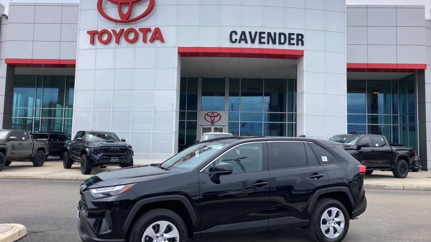2025 Toyota RAV4 LE — SUV — 207 mi — San Antonio, TX