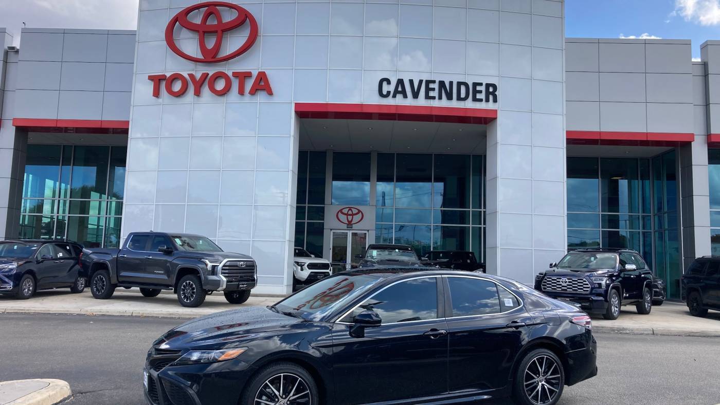 2021 Toyota Camry SE — Sedan — 61,051 mi — San Antonio, TX
