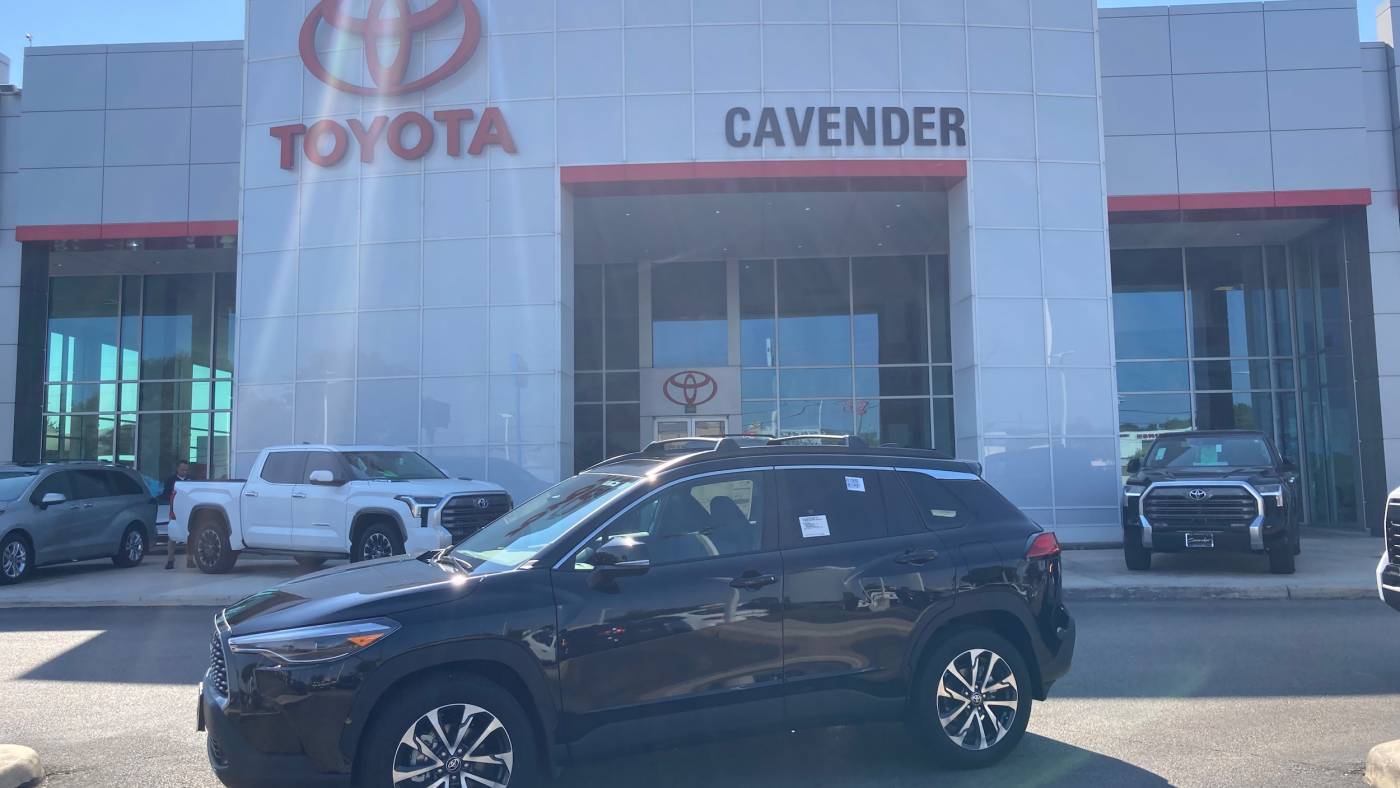 2024 Toyota Corolla Cross XLE — SUV — 7,780 mi — San Antonio, TX