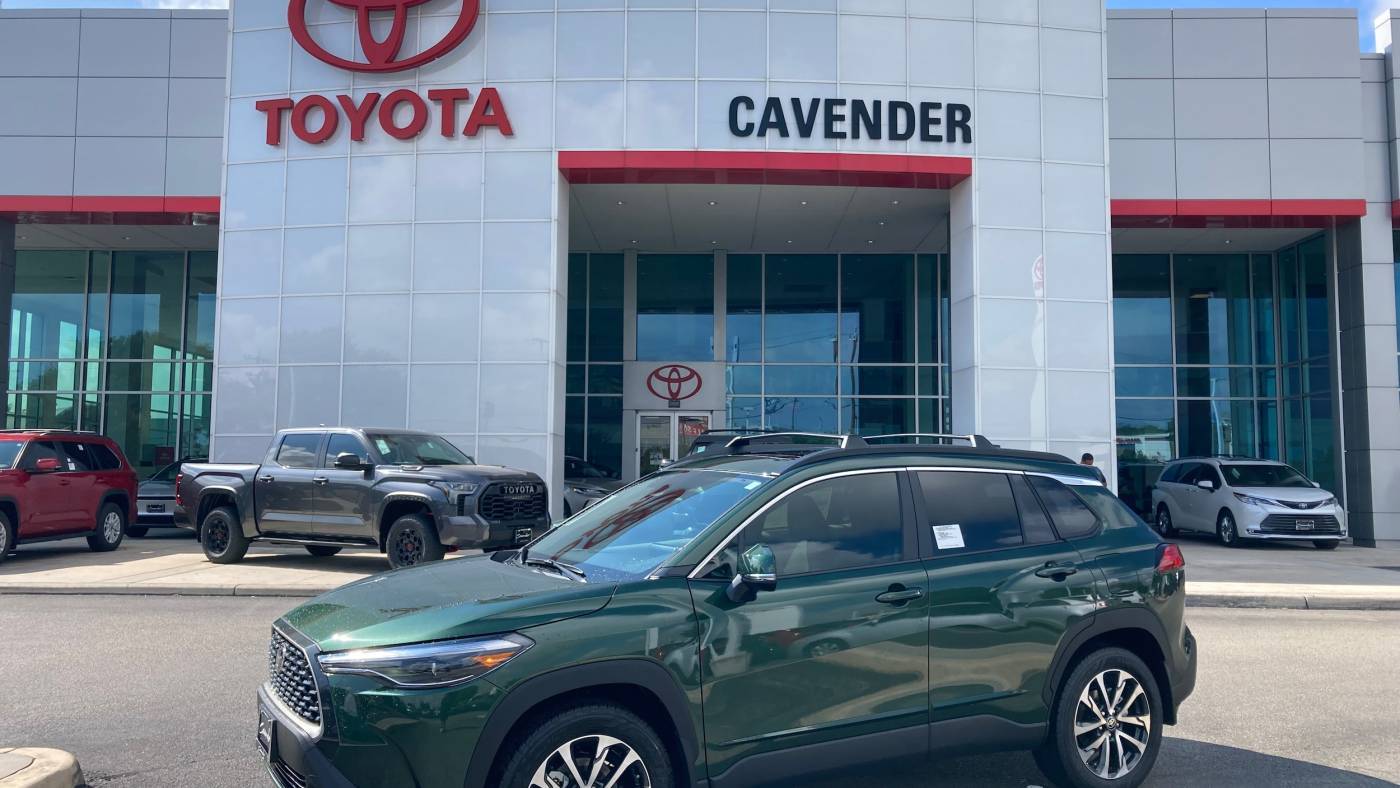 2024 Toyota Corolla Cross XLE — SUV — 9,787 mi — San Antonio, TX