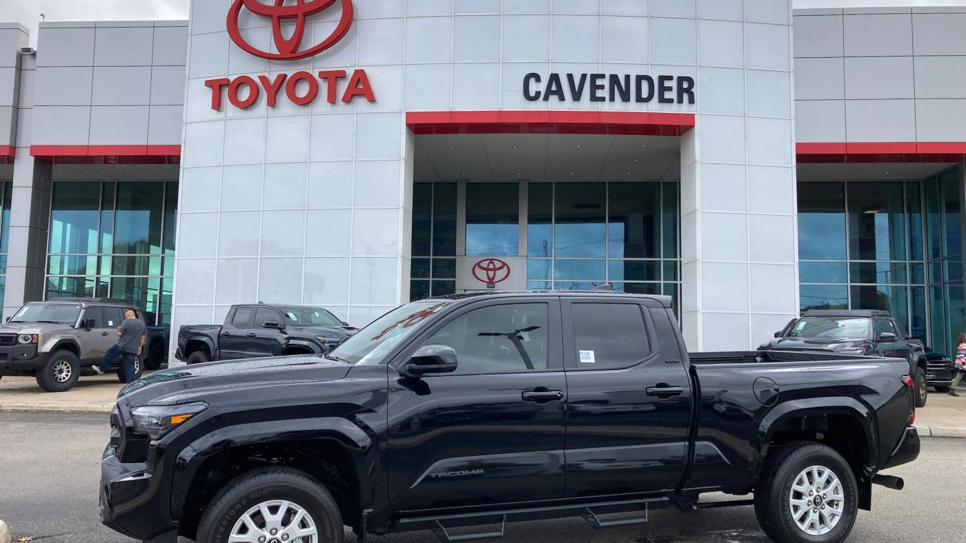 2024 Toyota Tacoma SR5 — Pickup Truck — 1,555 mi — San Antonio, TX