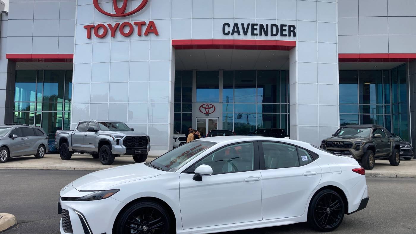 2025 Toyota Camry SE — Sedan — 207 mi — San Antonio, TX