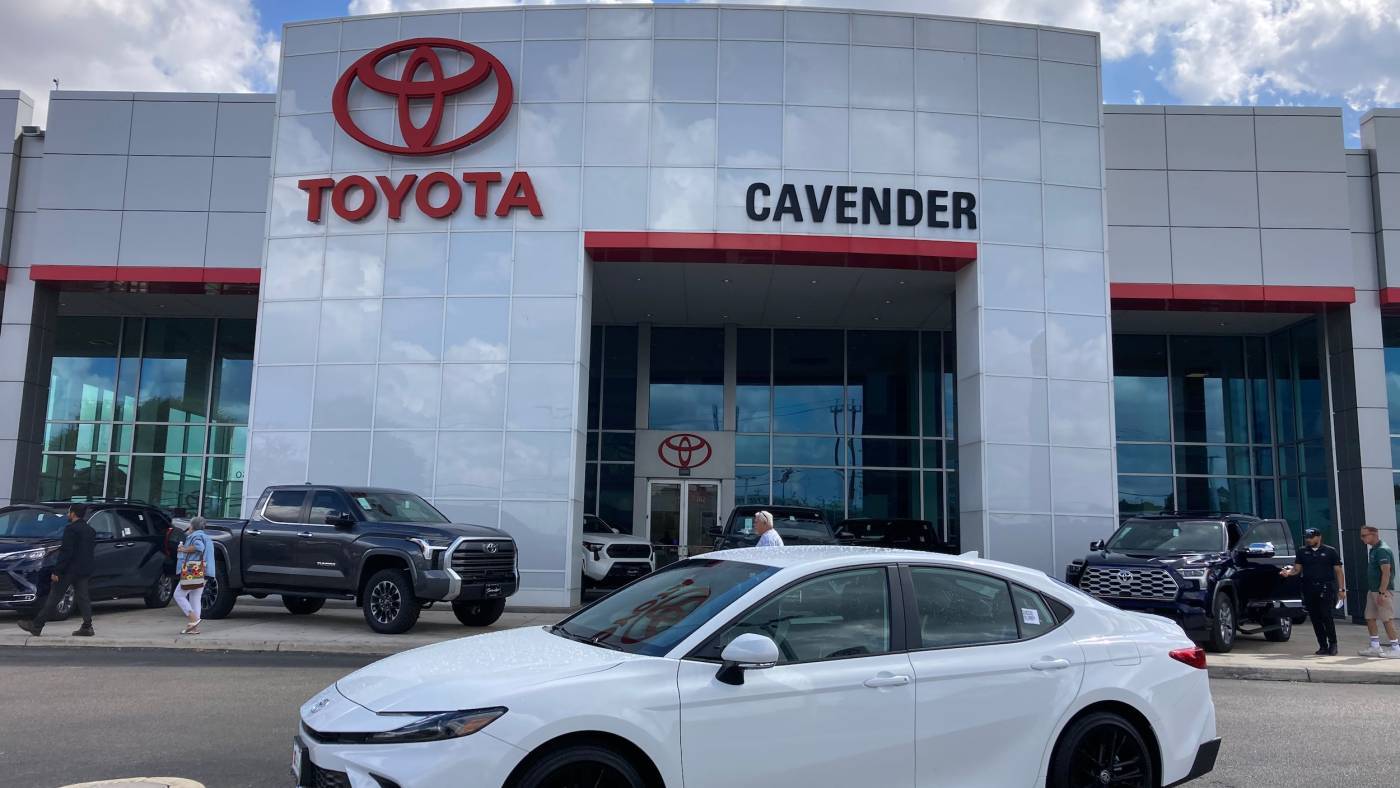 2025 Toyota Camry SE — Sedan — 207 mi — San Antonio, TX