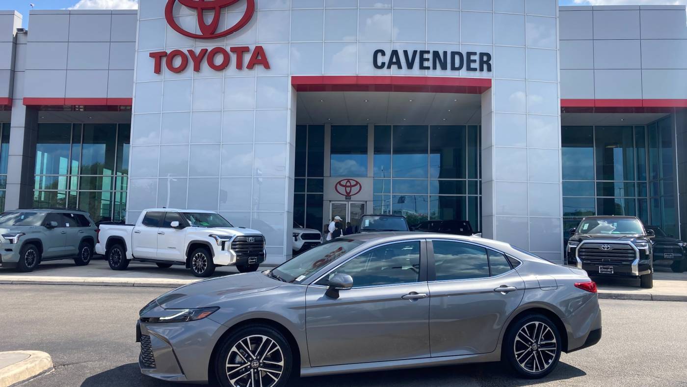 2025 Toyota Camry XLE — Sedan — 207 mi — San Antonio, TX