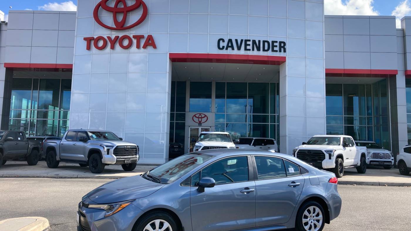 2025 Toyota Corolla LE — Sedan — 207 mi — San Antonio, TX