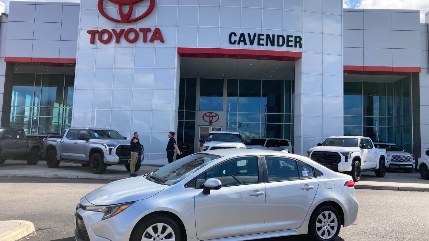 2025 Toyota Corolla LE — Sedan — 207 mi — San Antonio, TX