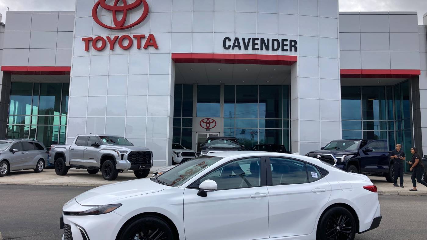 2025 Toyota Camry SE — Sedan — 207 mi — San Antonio, TX