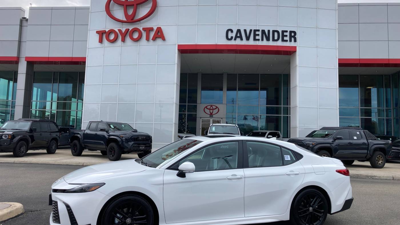 2025 Toyota Camry SE — Sedan — 207 mi — San Antonio, TX