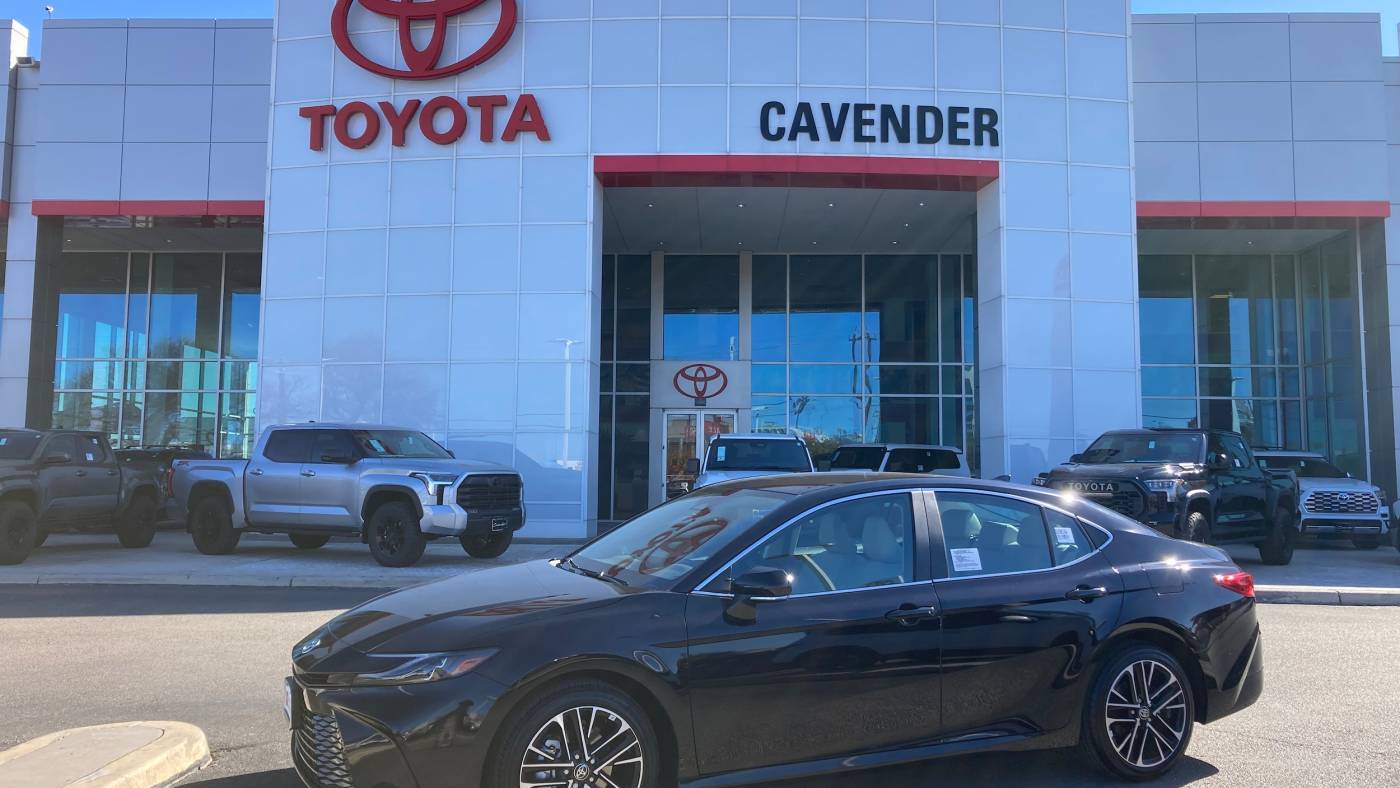 2025 Toyota Camry XLE — Sedan — 207 mi — San Antonio, TX