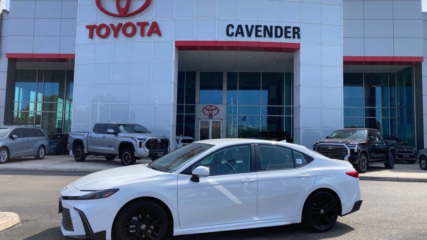 2025 Toyota Camry SE — Sedan — 207 mi — San Antonio, TX