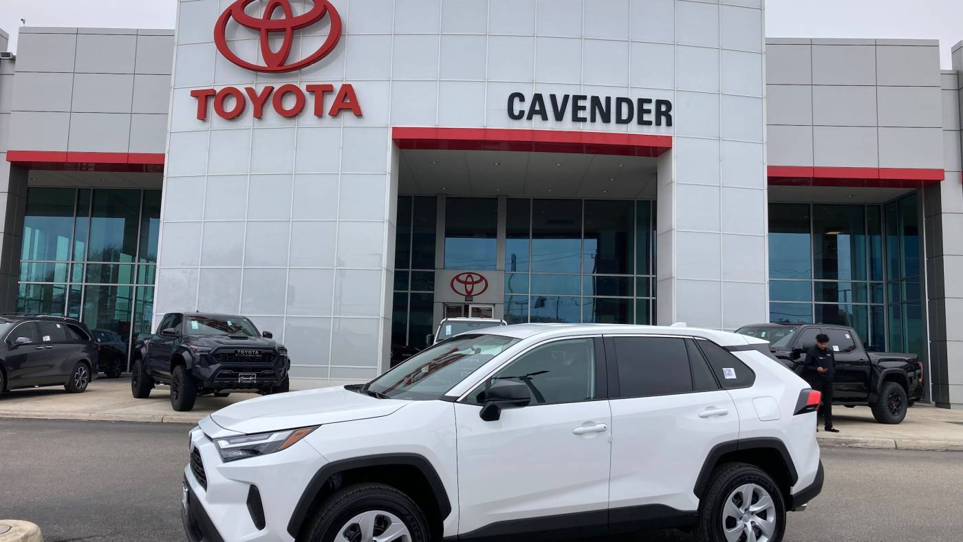 2025 Toyota RAV4 LE — SUV — 207 mi — San Antonio, TX