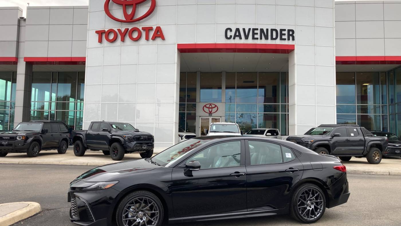 2025 Toyota Camry SE — Sedan — 207 mi — San Antonio, TX