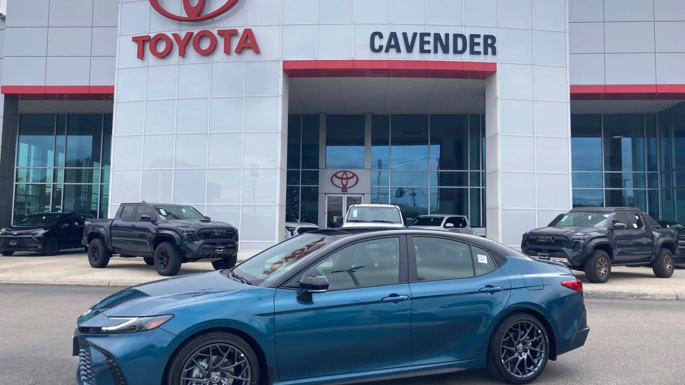 2025 Toyota Camry Hybrid XSE — Sedan — 10,412 mi — San Antonio, TX