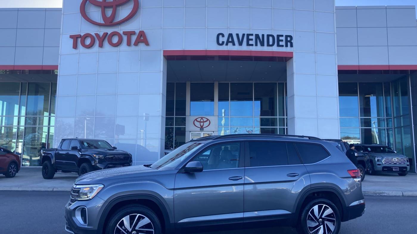 2024 Volkswagen Atlas SE with Technology — SUV — 30,562 mi — San Antonio, TX