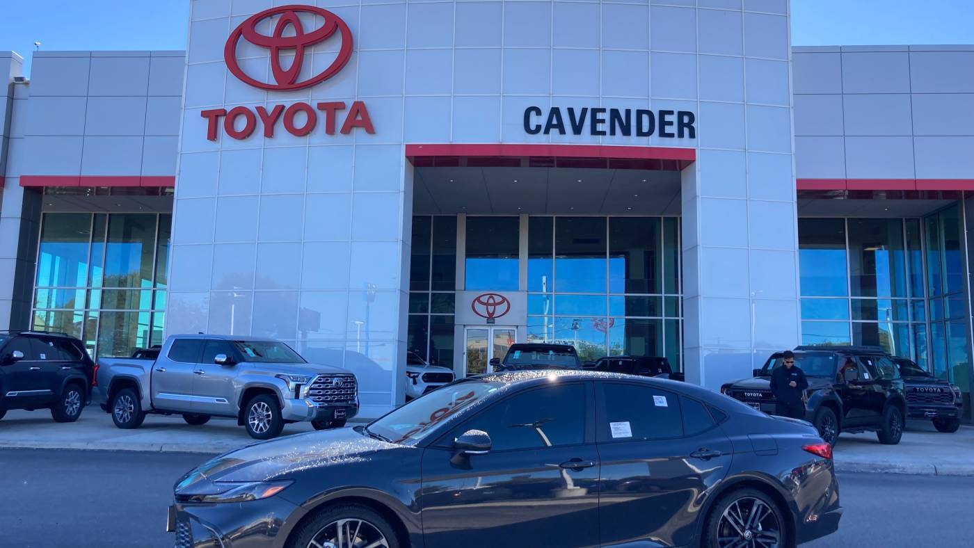 2025 Toyota Camry Hybrid XSE — Sedan — 20,109 mi — San Antonio, TX