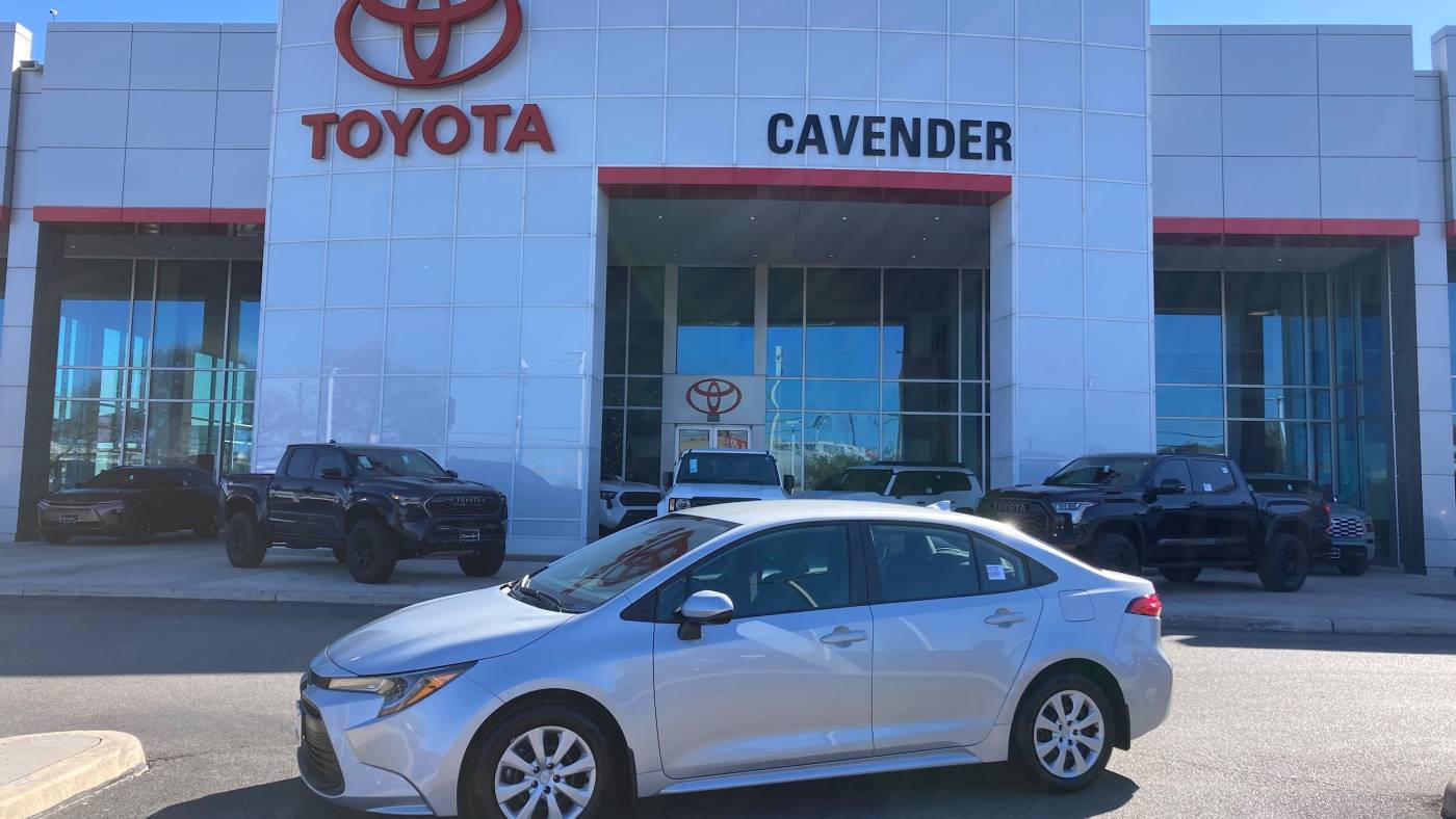 2025 Toyota Corolla LE — Sedan — 580 mi — San Antonio, TX