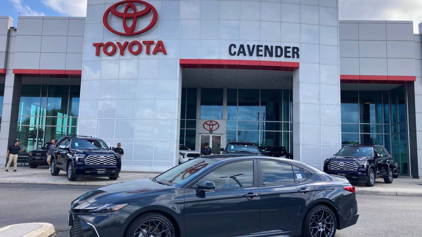 2025 Toyota Camry SE — Sedan — 207 mi — San Antonio, TX