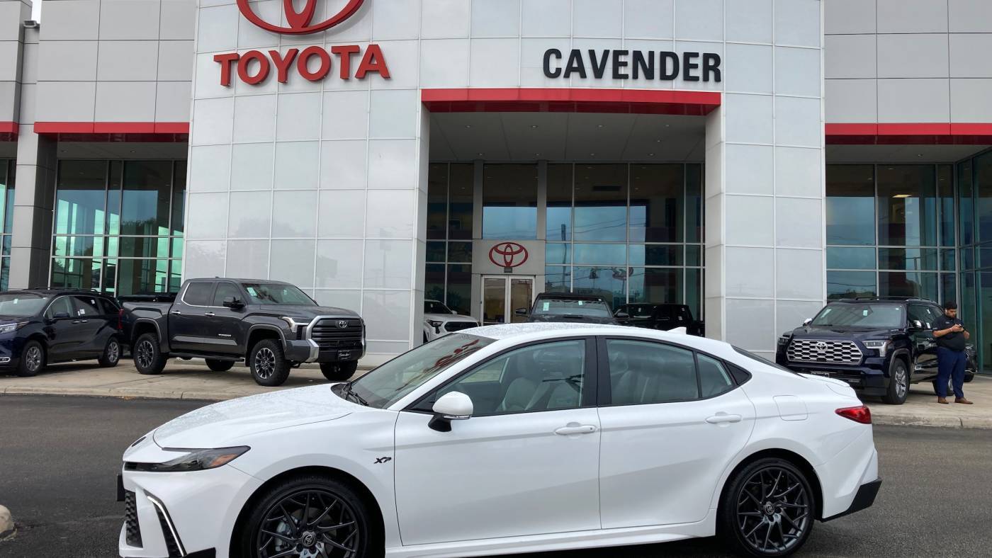 2025 Toyota Camry SE — Sedan — 207 mi — San Antonio, TX
