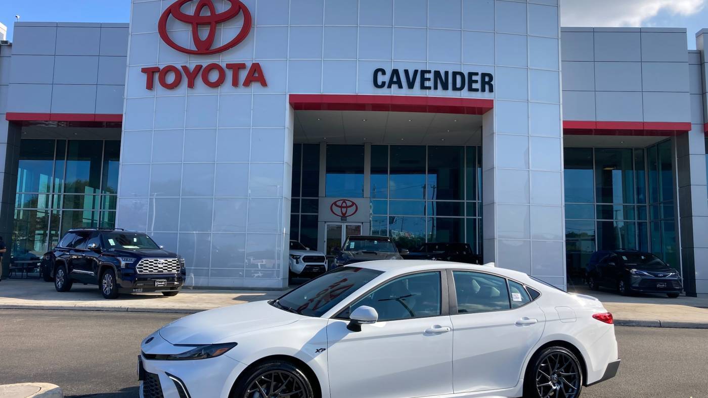 2025 Toyota Camry SE — Sedan — 207 mi — San Antonio, TX