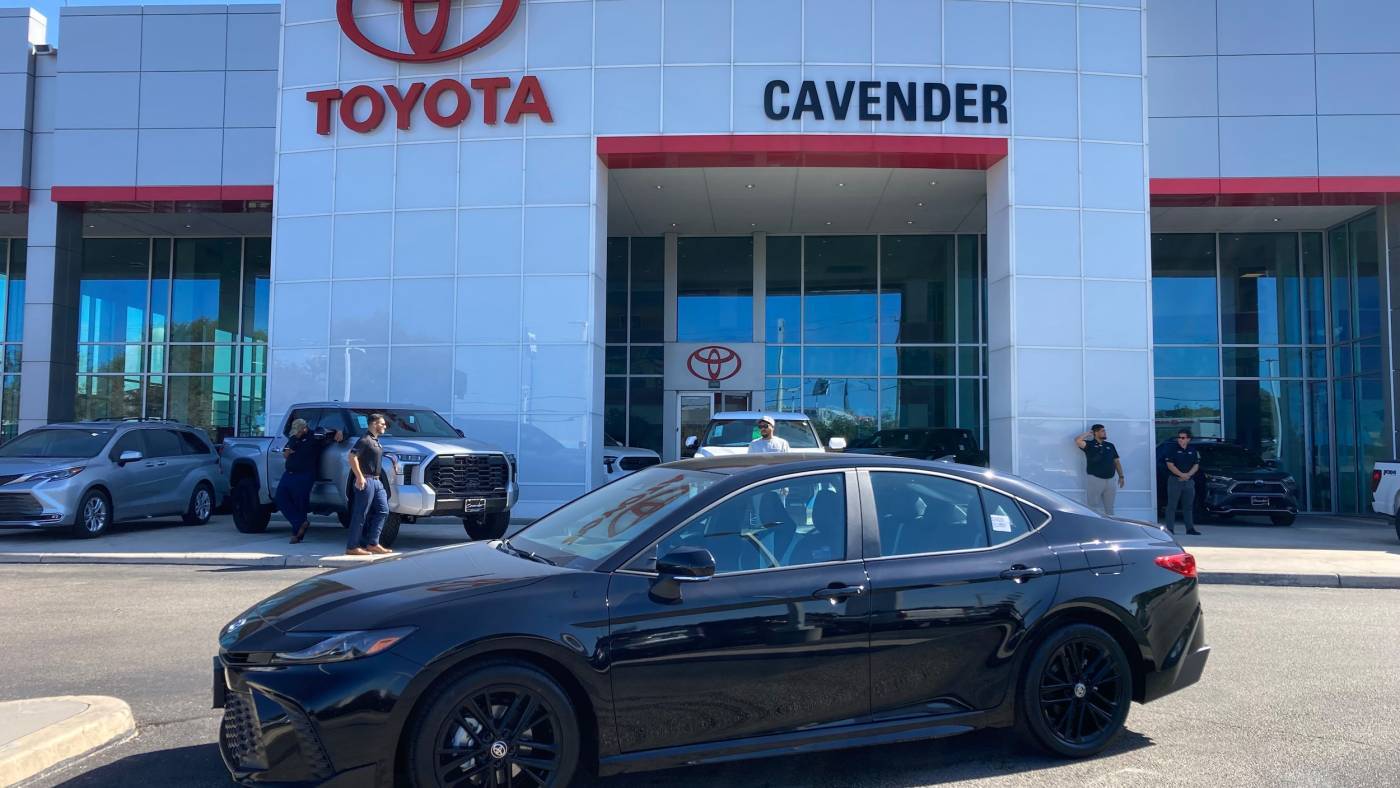 2025 Toyota Camry SE — Sedan — 207 mi — San Antonio, TX