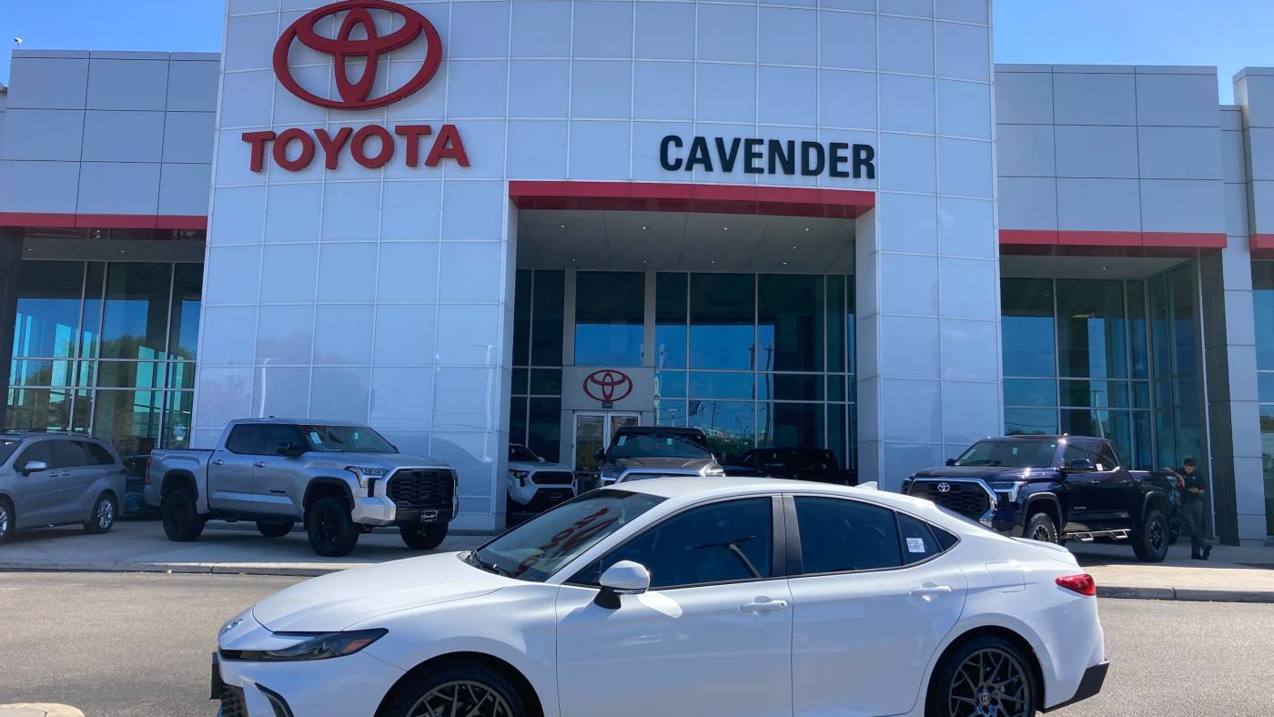 2025 Toyota Camry SE — Sedan — 207 mi — San Antonio, TX