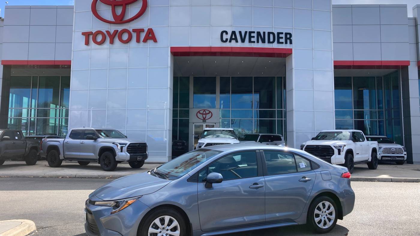 2025 Toyota Corolla LE — Sedan — 207 mi — San Antonio, TX