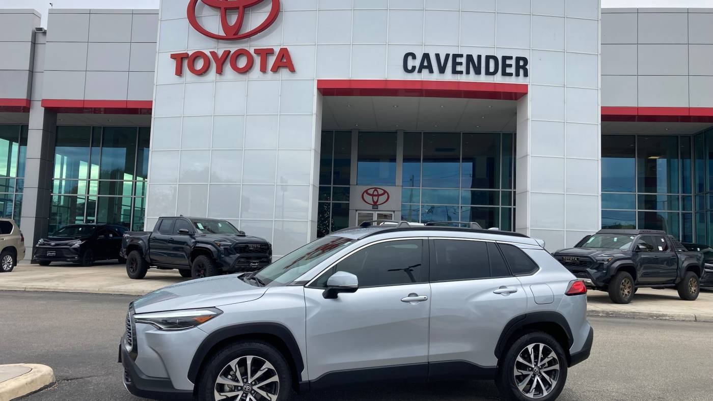 2022 Toyota Corolla Cross XLE — SUV — 16,509 mi — San Antonio, TX