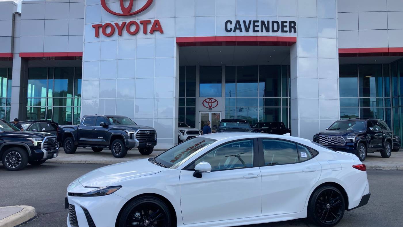 2025 Toyota Camry SE — Sedan — 207 mi — San Antonio, TX