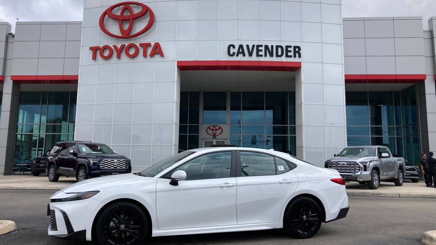 2025 Toyota Camry SE — Sedan — 207 mi — San Antonio, TX