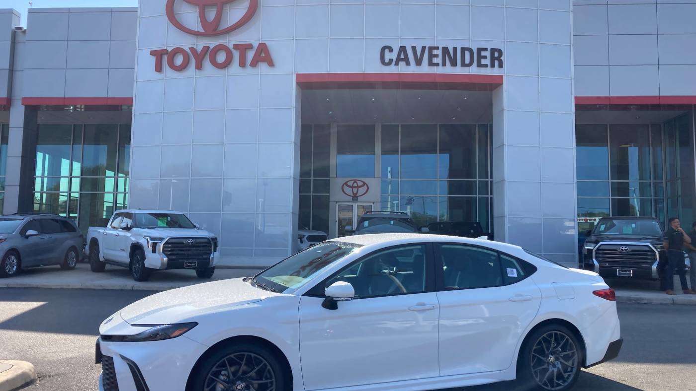 2025 Toyota Camry SE — Sedan — 207 mi — San Antonio, TX