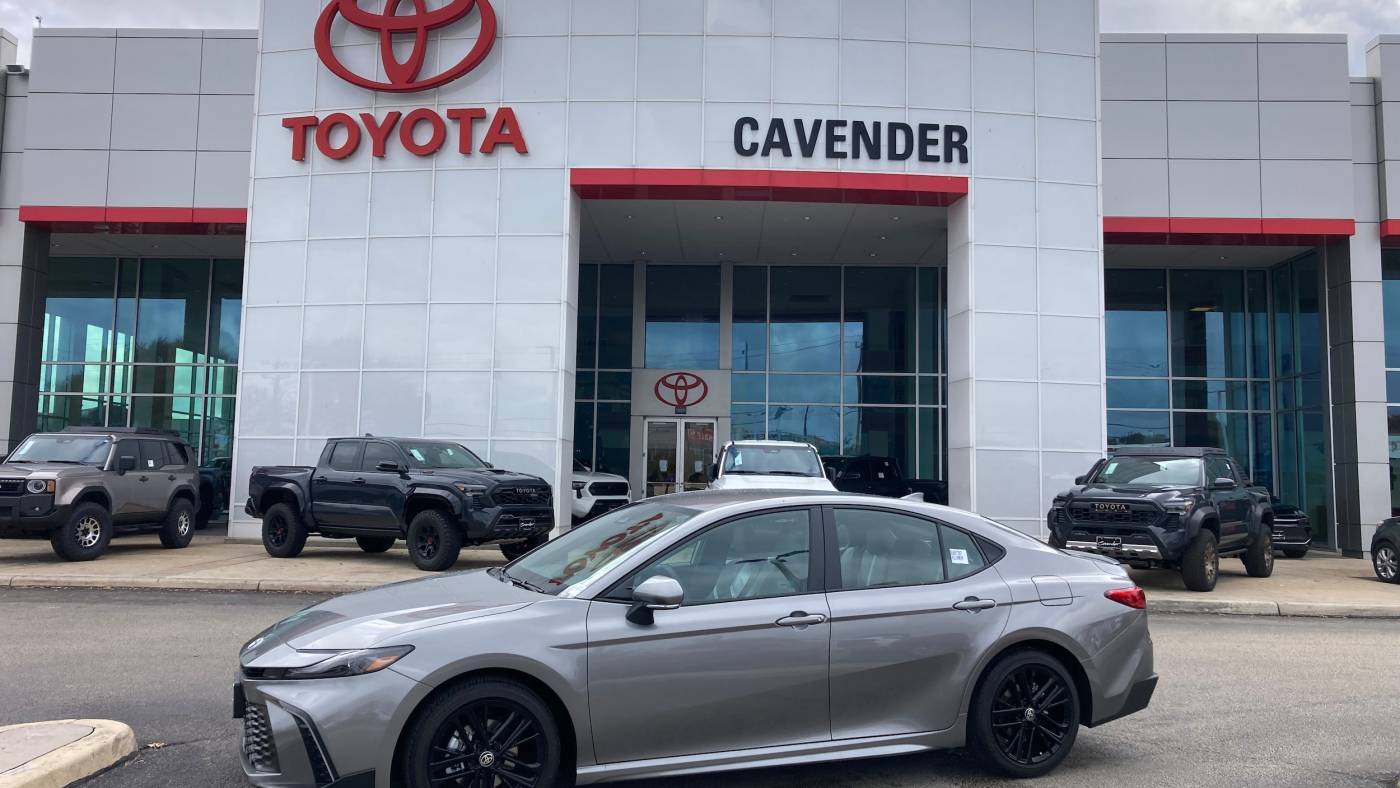 2025 Toyota Camry SE — Sedan — 207 mi — San Antonio, TX