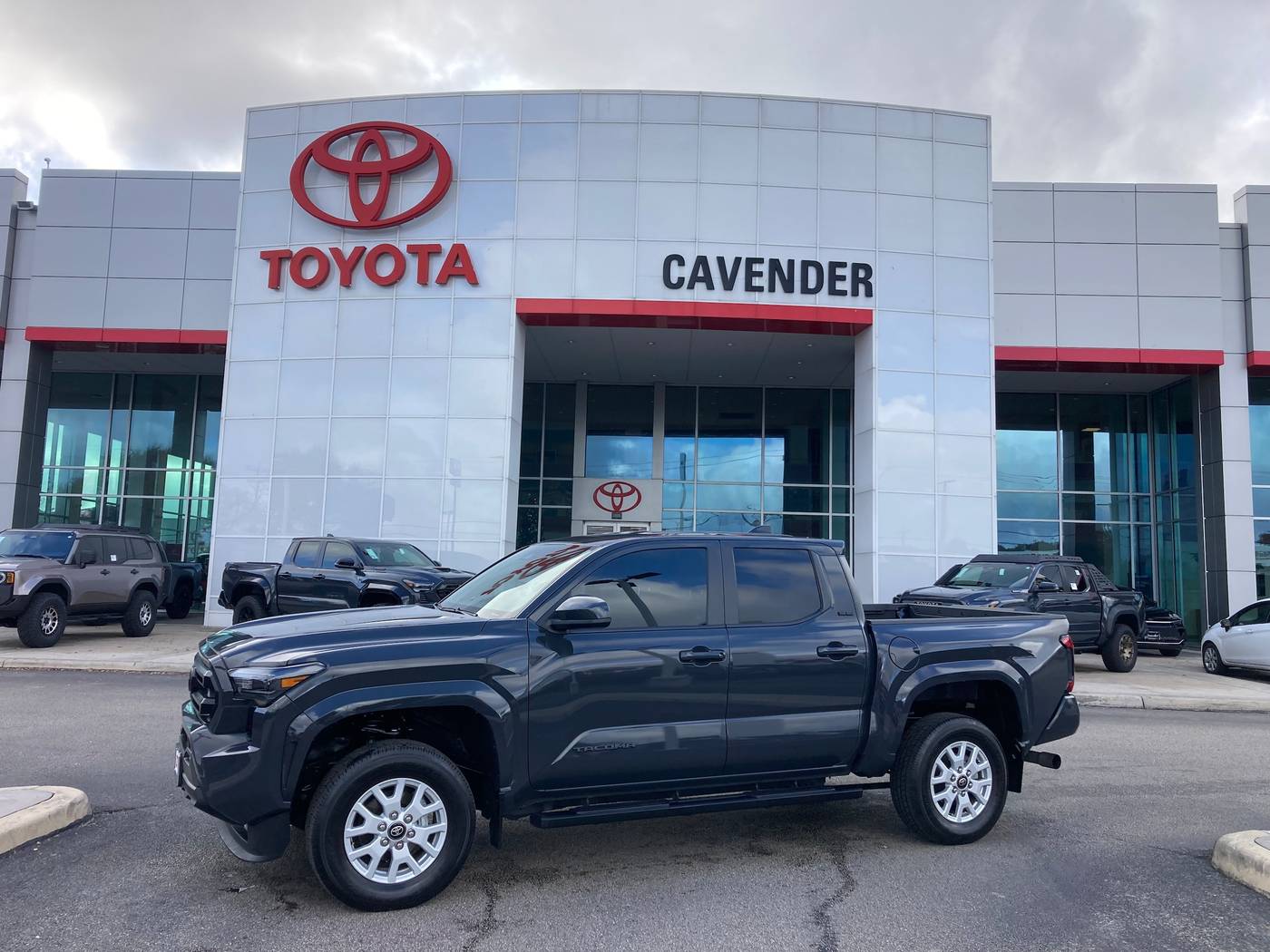 2024 Toyota Tacoma SR5 — Pickup Truck — 17,563 mi — San Antonio, TX
