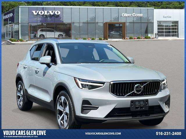 2025 Volvo XC40 Core — SUV — 2,130 mi — Glen Cove, NY