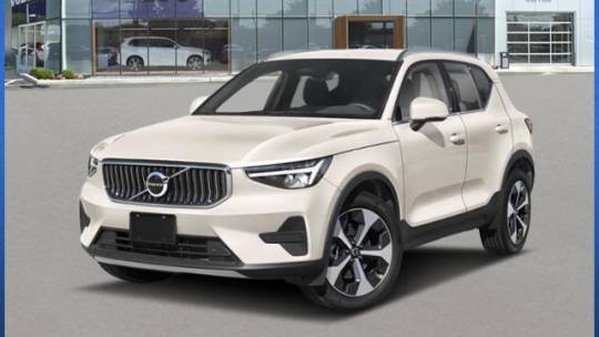 2025 Volvo XC40 Plus — SUV — 4,929 mi — Glen Cove, NY