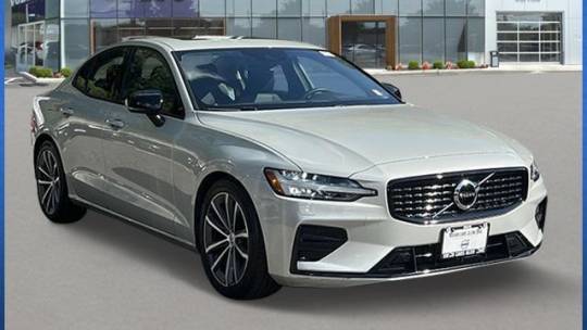 2022 Volvo S60 Momentum — Sedan — 14,077 mi — Glen Cove, NY