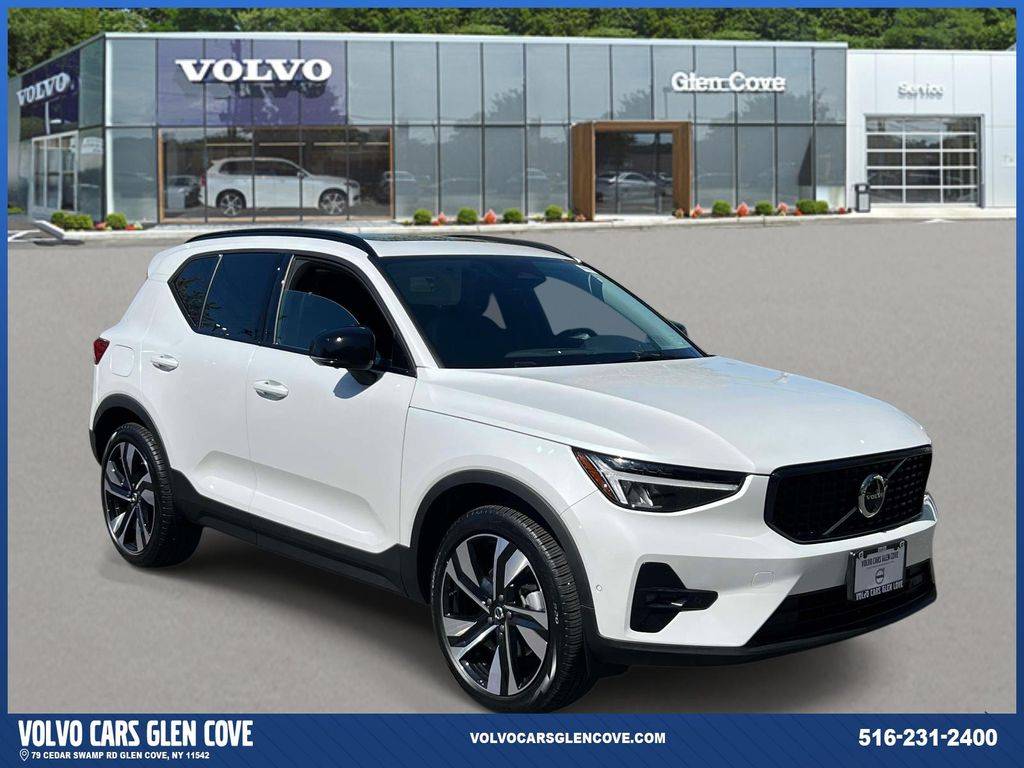 2026 Volvo XC40 Plus — SUV — 3,900 mi — Glen Cove, NY