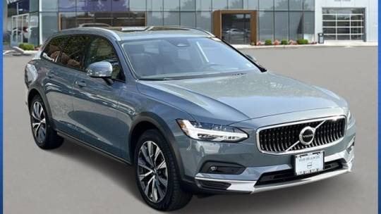 2022 Volvo V90 Cross Country B6 — Wagon — 48,850 mi — Glen Cove, NY