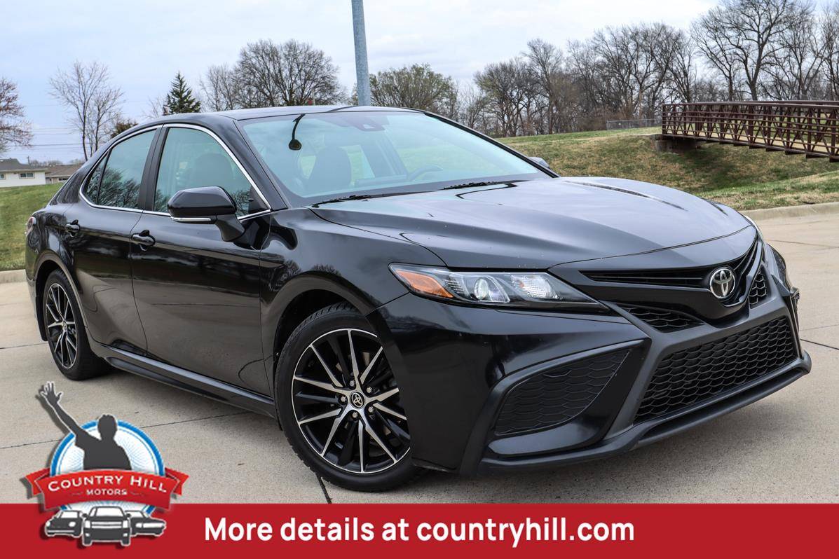 2021 Toyota Camry SE — Sedan — 66,204 mi — Merriam, KS
